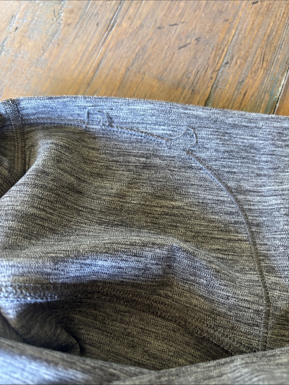 Lululemon size 4 gray 30” leggings - Picture 16 of 16